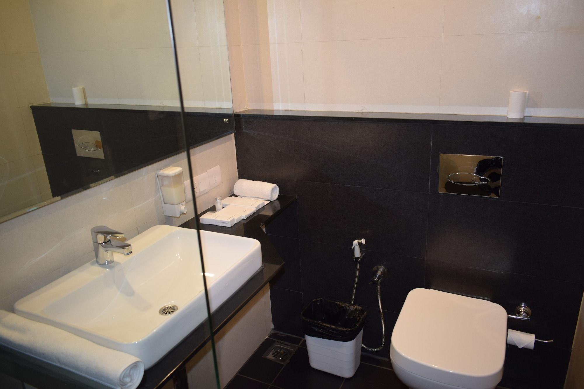 Starlit Suites Kochi Exterior foto