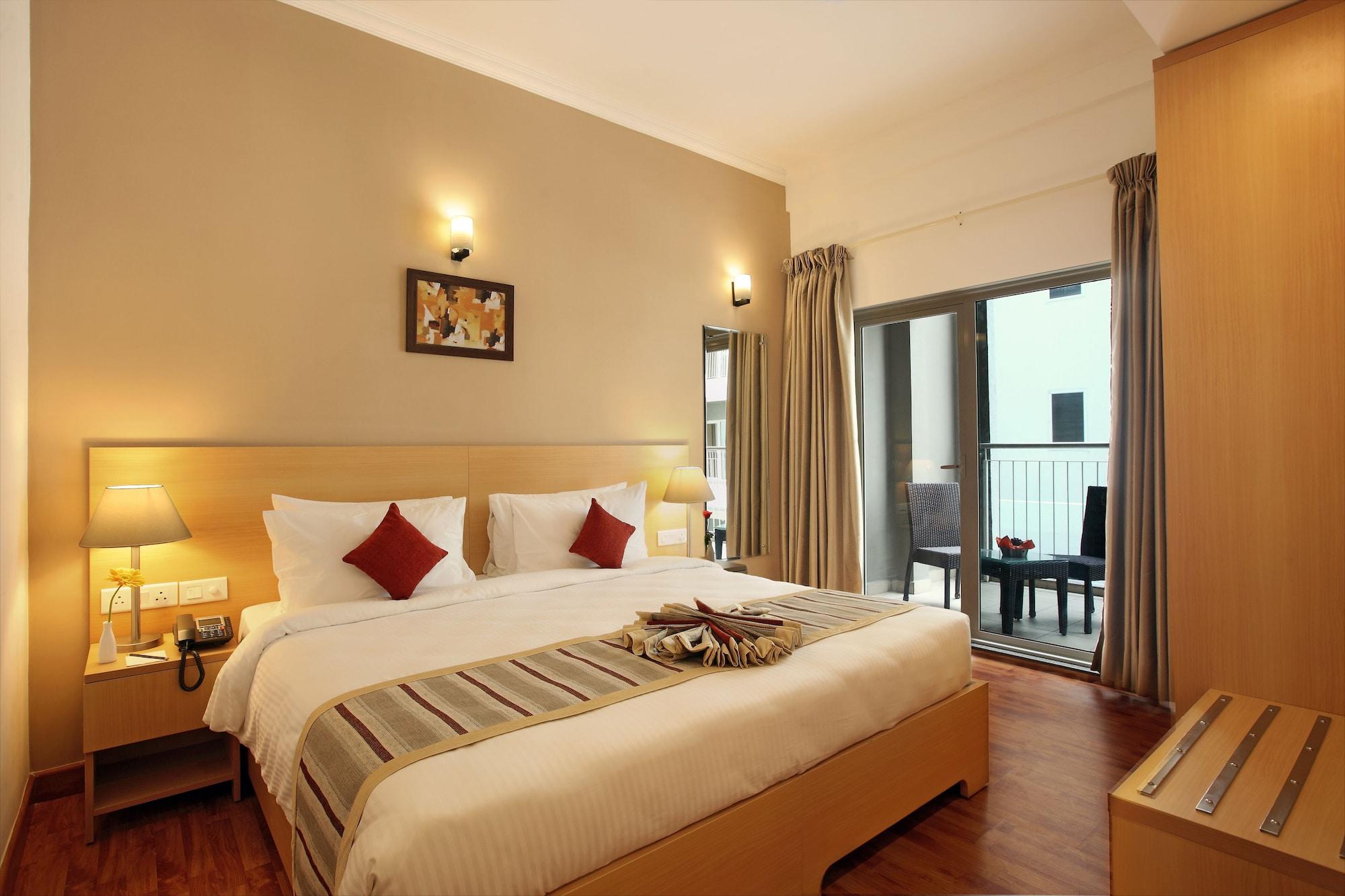 Starlit Suites Kochi Exterior foto