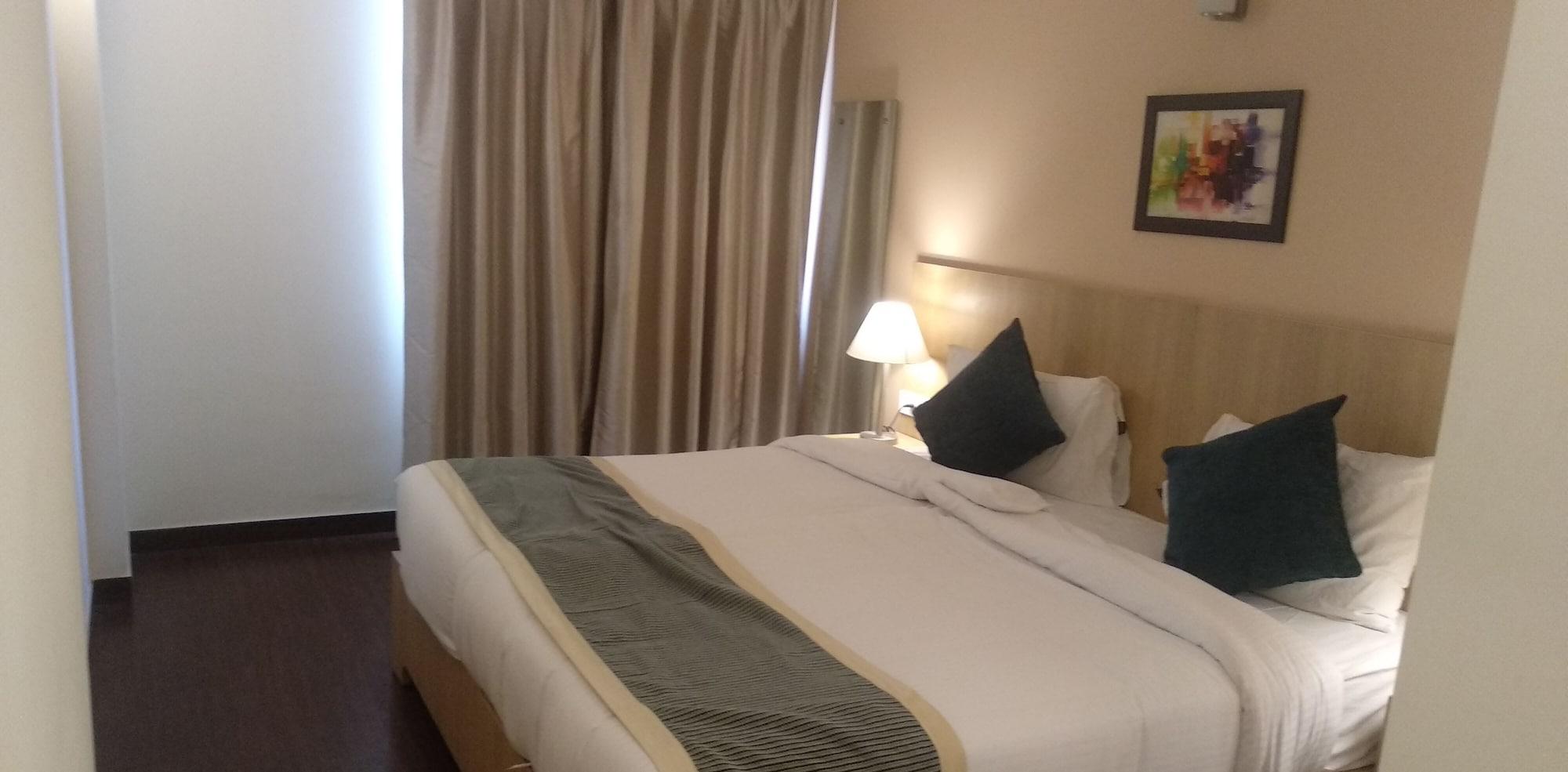 Starlit Suites Kochi Exterior foto