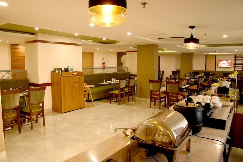 Starlit Suites Kochi Exterior foto