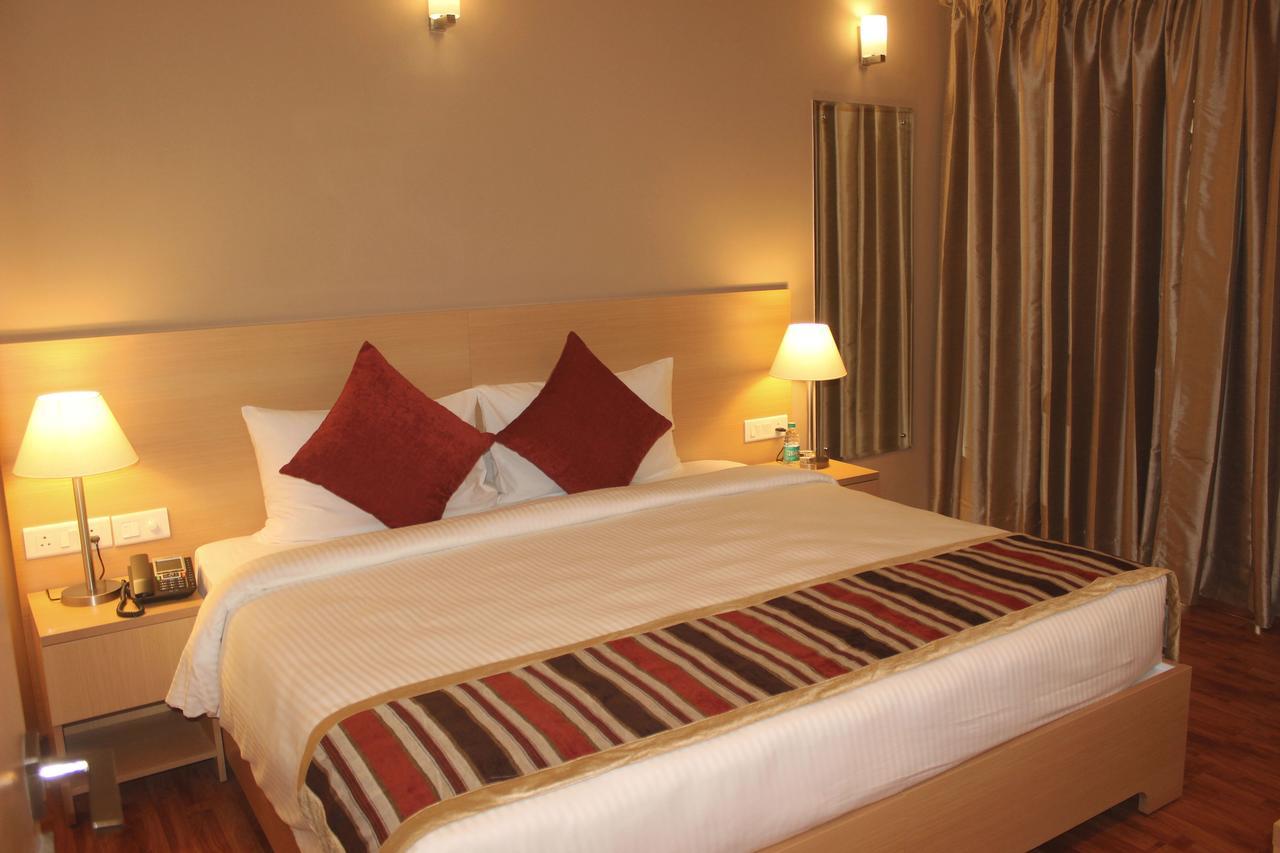 Starlit Suites Kochi Exterior foto