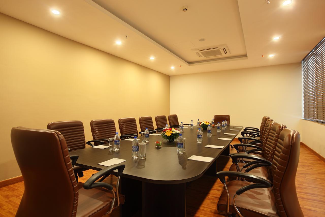 Starlit Suites Kochi Exterior foto