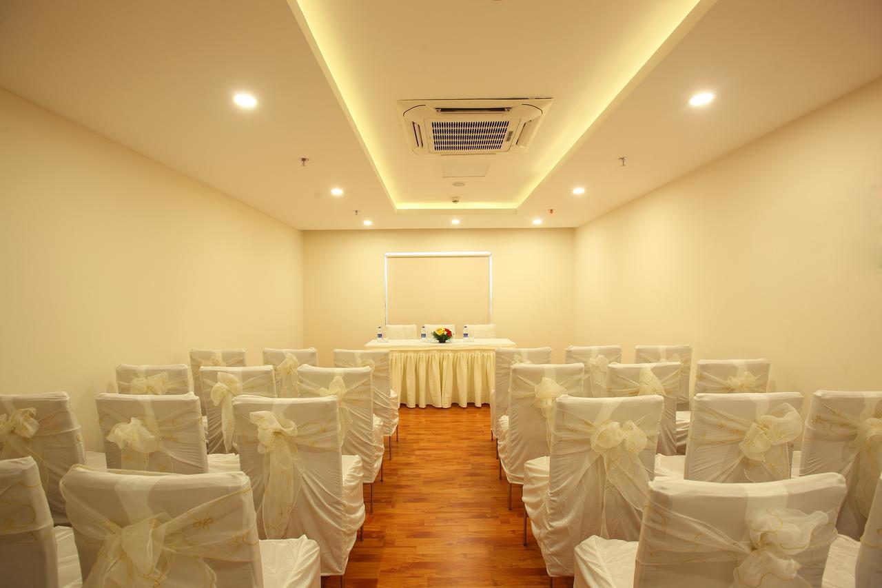 Starlit Suites Kochi Exterior foto