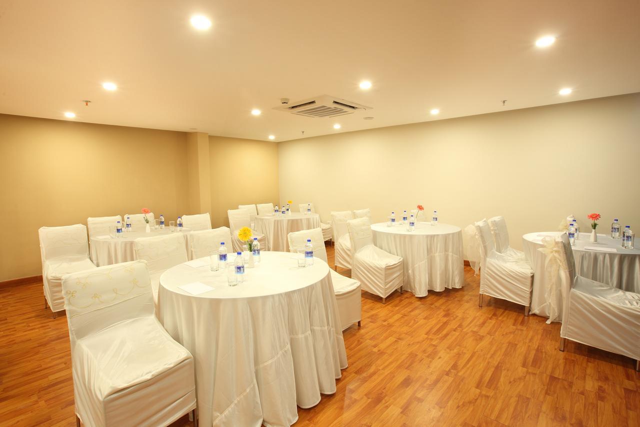 Starlit Suites Kochi Exterior foto