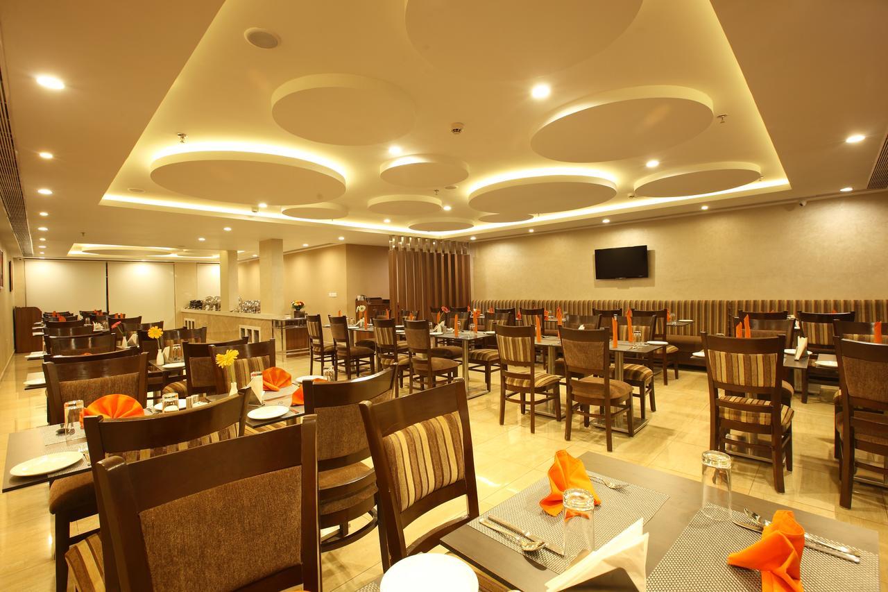Starlit Suites Kochi Exterior foto