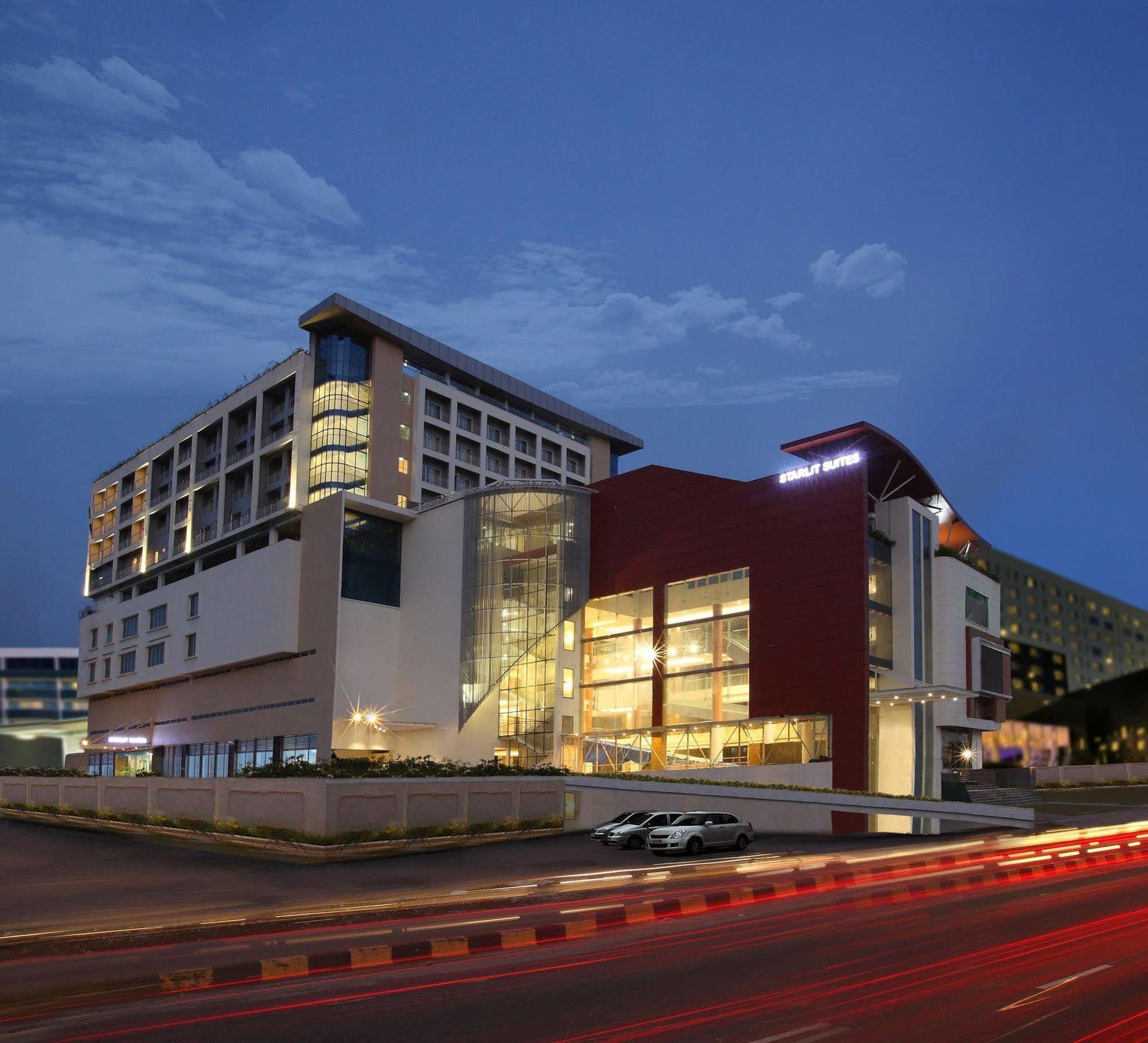 Starlit Suites Kochi Exterior foto