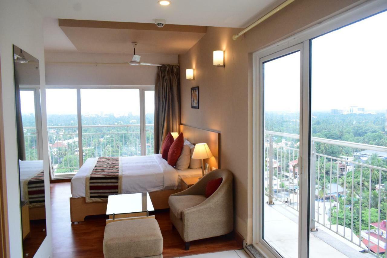 Starlit Suites Kochi Exterior foto